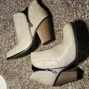 STUNNING GGUESS ANKLE ZIPPER BOOTIES GG INEZA C